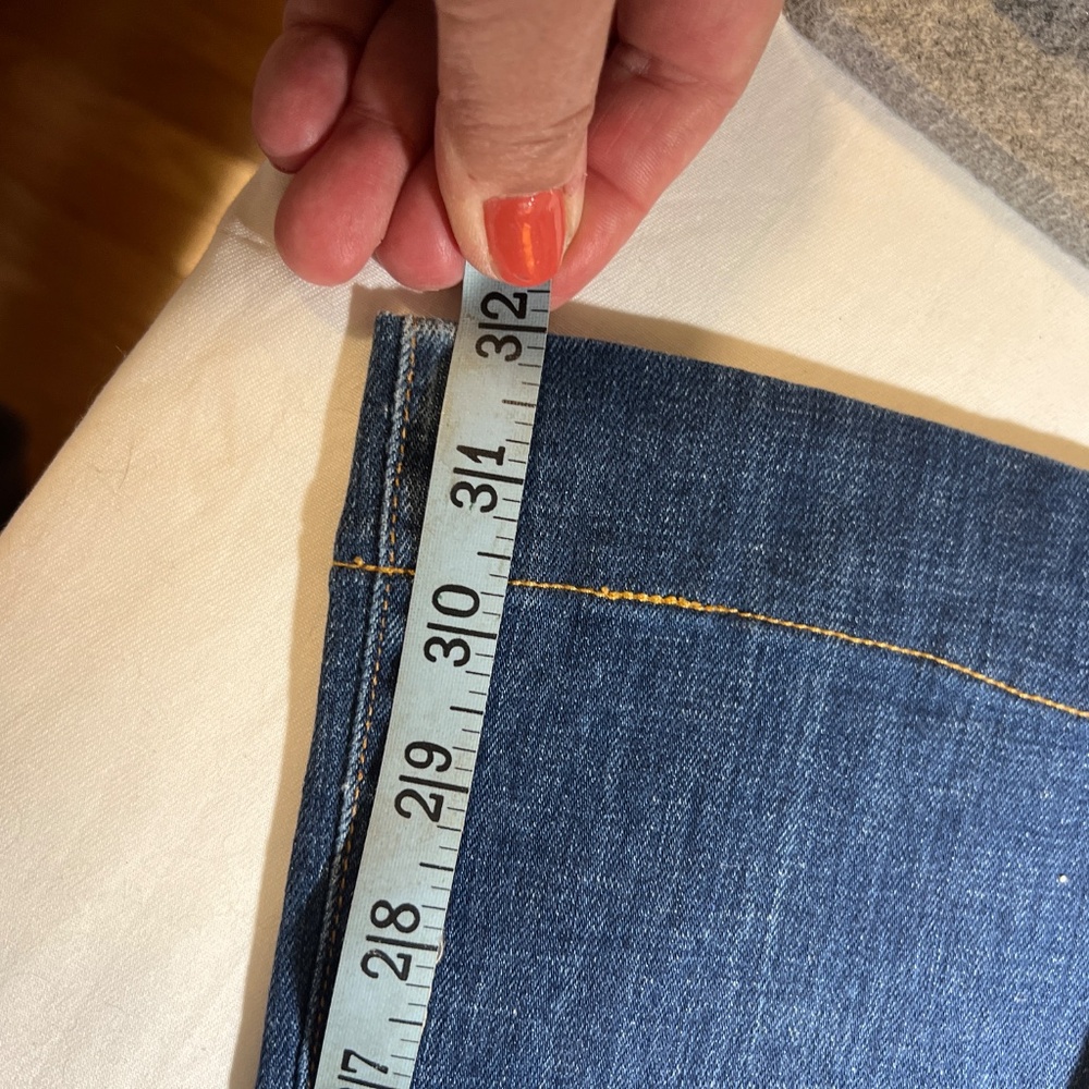 COH Citizens of Humanity. High rise, wide leg-flare bottom, Size 29, 32" Inseam - Picture 4 of 8